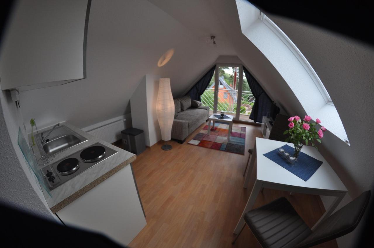 Ferienhaus Mueritzzauber / 1 Zimmer Dachgeschoss-Appartement Röbel Exterior foto